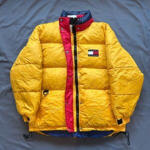 90’s Tommy Hilfiger Yellow Puffer Jacket (GREAT CONDITION)